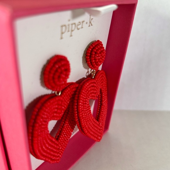 Valentines earrings -  red beaded - Picture 2 of 2